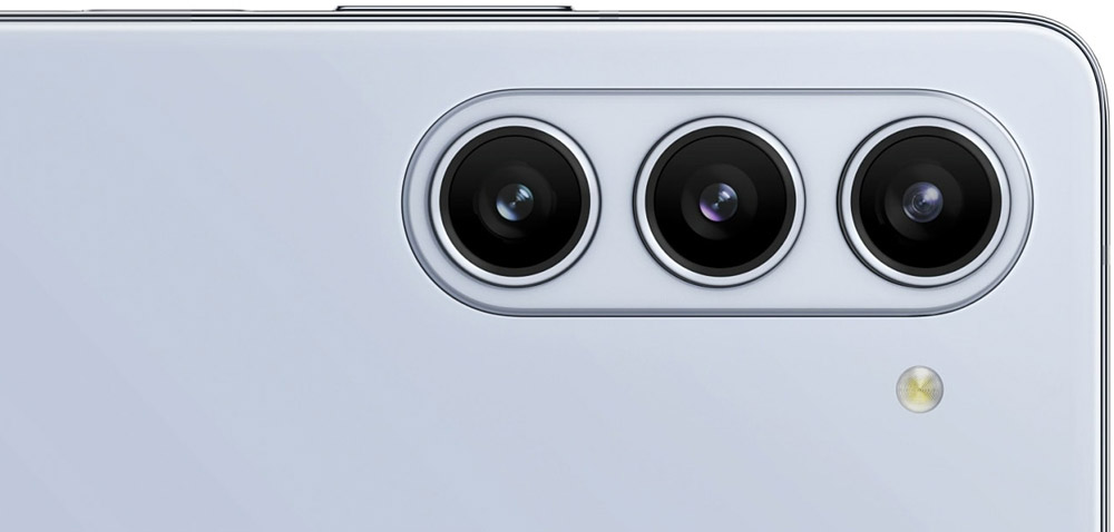 Galaxy Z Fold5  สัมผัสประสบการณ์จอใหญ่ ที่พกพาไปได้ทุกที่ หน้าจอใหญ่ 7.6นิ้ว ดูคอนเทนต์สะใจใหญ่เต็มตา ใช้งานได้หลายแอปพร้อมกัน