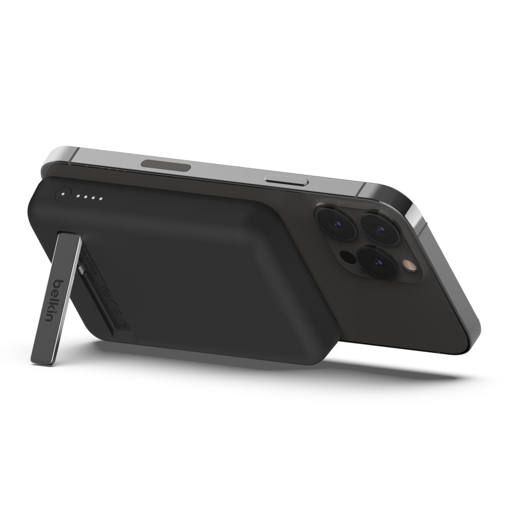 พาวเวอร์แบงค์ Belkin 5,000 mAh with Kickstand Black