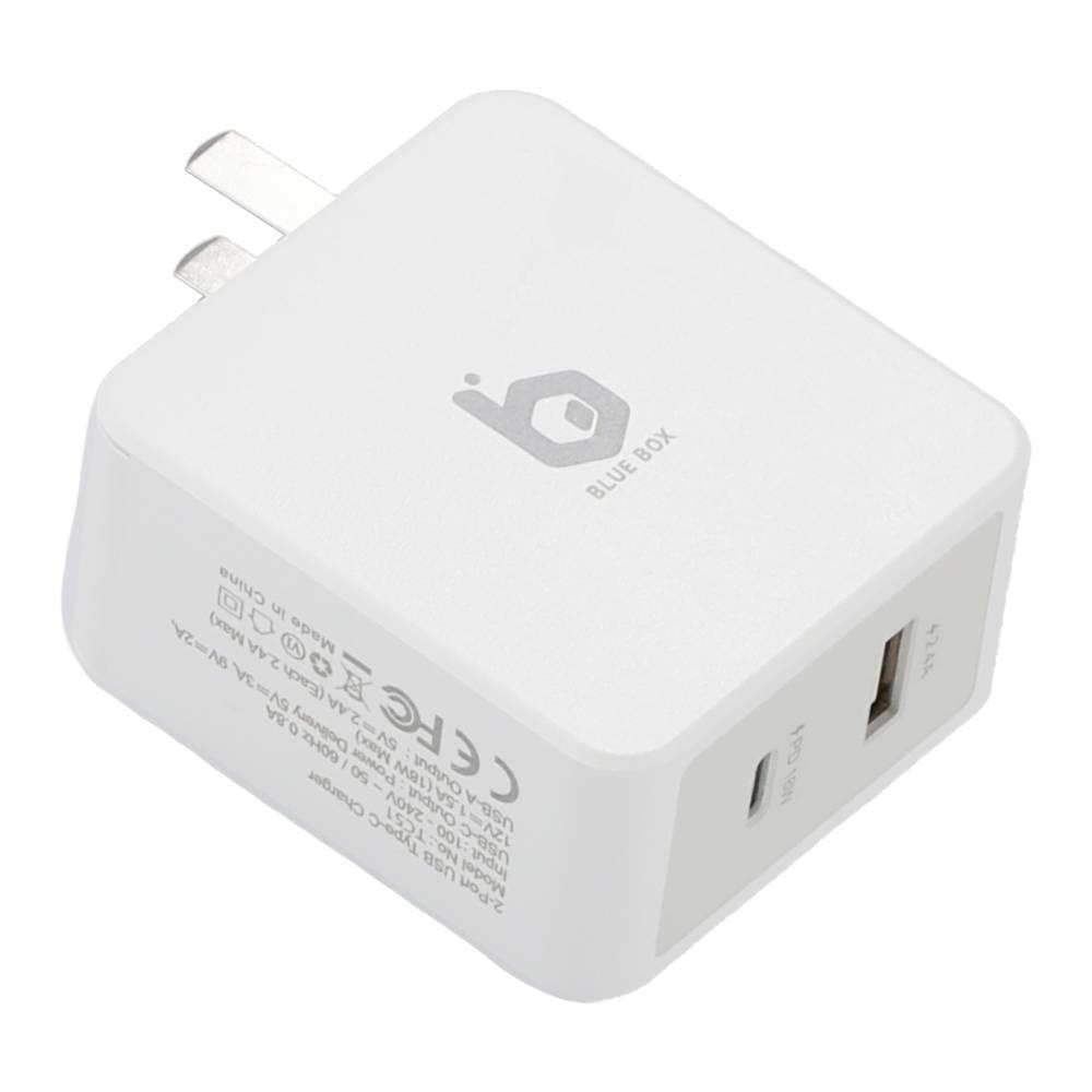 Blue Box Travel Charger 2 USB-A (2.4A) / 1 USB-C (18W) TC51 White